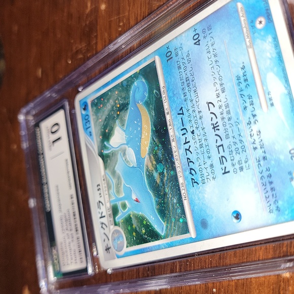 1st Edition Kingdra Holo graded Pokemon card - Picture 3 of 3